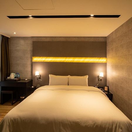 Fengjia Hotel Bell Đài Trung Ngoại thất bức ảnh