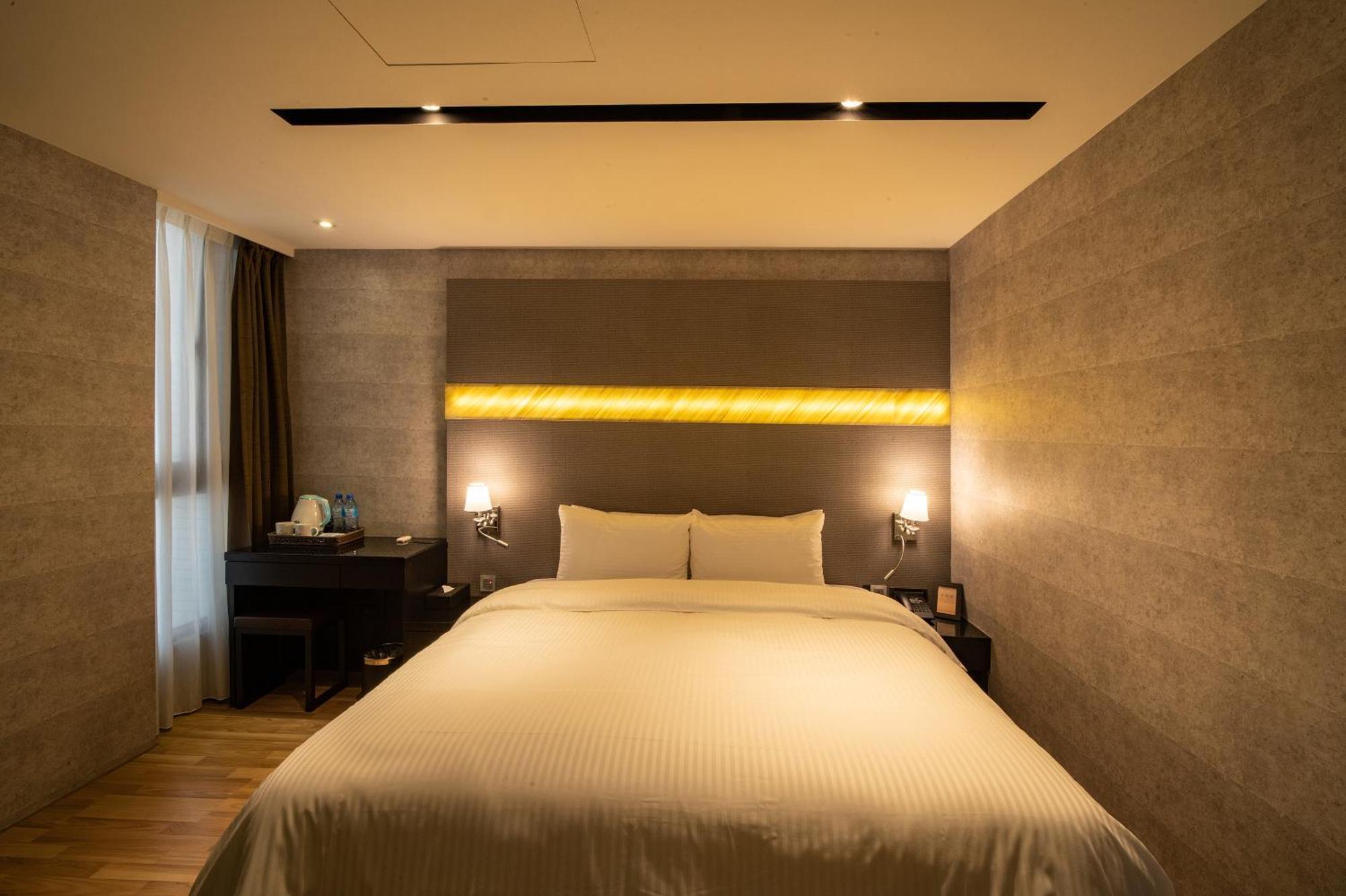 Fengjia Hotel Bell Đài Trung Ngoại thất bức ảnh